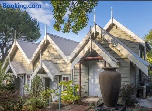 Olive Tree Cottage - Image 1