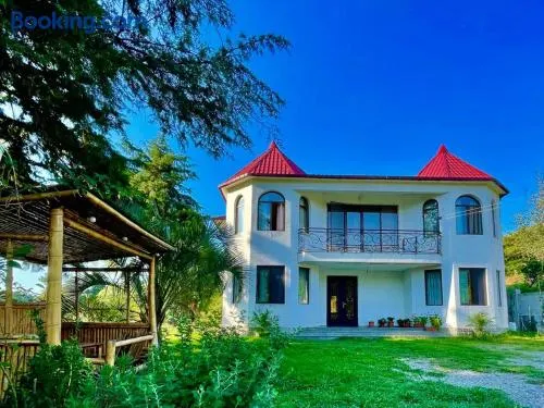 Villa in Chakvi - Image 1