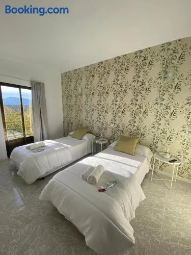 El Lago - Image 1