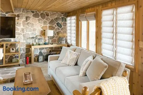Stormy Point Cabin - Image 1