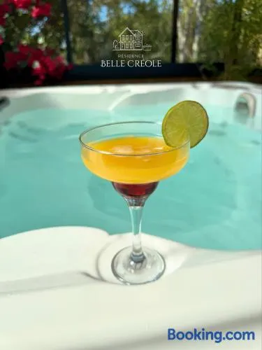Atoumo Suite Love Luxury Jacuzzi Disneyland Paris - Image 1