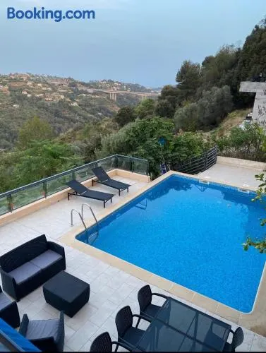 Spacieuse Villa Niçoise au calme avec piscine - Image 1