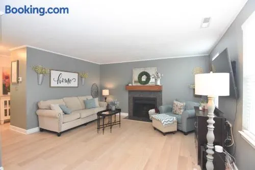 Three bed, Two Bath Townhome - Image 1
