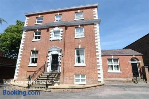 Buckingham House Apartment 2 - Image 1