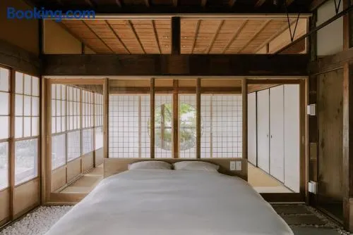 紡ノ座 築100年 一日一組限定のモダン古民家ステイ - Image 1