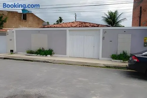Casa em Maceió Para Alojamento ou Família Grande - Image 1