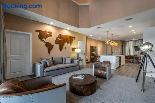 Elegant Luxury Townhouse Near Disney Parks - Image 1