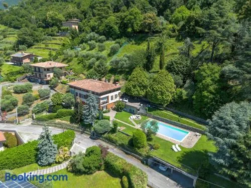 iseo lake view pool, dog friendly- 3Rosso - Image 1