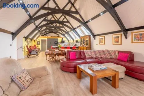 Bradshaw House - Luxury old school house conversion - sleeps 10 and accepts 2 dogs - Image 1
