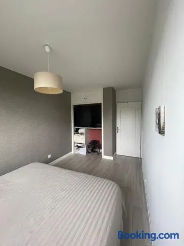 Chambre cosy dans superbe appartement tout équipé cher habitant - Image 1