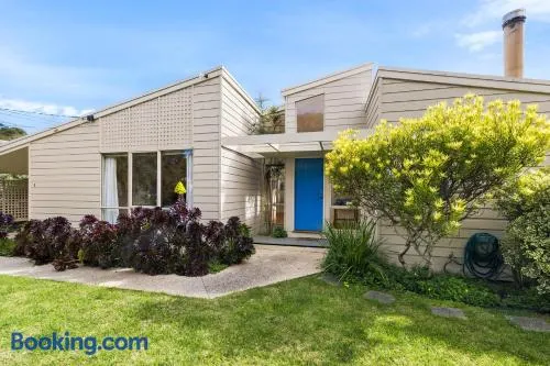 Lonsdale Back Beach Retreat - Image 1
