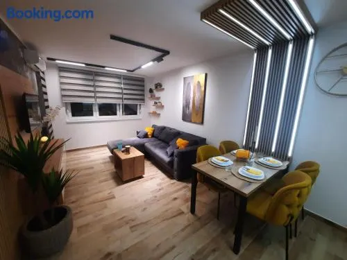 Apartman Lux-besplatno korišćenje zasebne garaže - Image 1