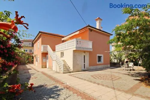 Voll ausgestattete schöne Wohnung mit Grill, Terrasse und Garten | Gartenblick - Image 1