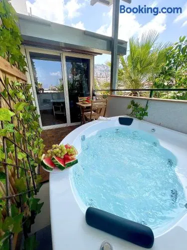 Authentic apartments with jacuzzi and Two-level central Haifa - Image 1