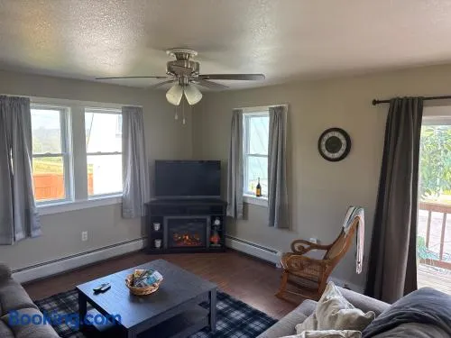 Private 2 Bedroom Lofted Garage Getaway - Image 1