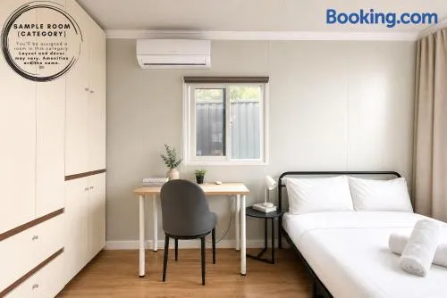 Convenient Western Sydney Single Bed Room Stay - Shared Bathroom - Image 1