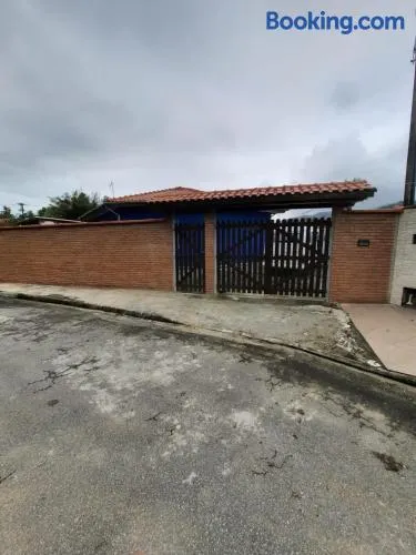 Casa do Zeca Próxima a praia da Cocanha com wifi - área gourmet 35 m2 - Localização imbatível - Image 1
