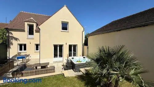 Magnifique villa 12 pers - 6 chambres avec salle de bain privative au Calme - 30 min Asterix - Ecrin de charme - Image 1