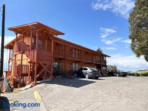 Carquinez Inn Vallejo I 80 Near Napa Valley - Image 1