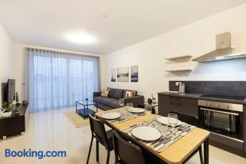 Beautiful Central Penthouse 1BR - Image 1