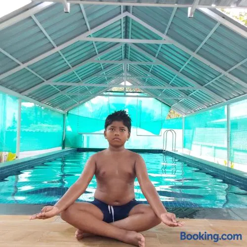 Johnson's Homestay With Pool & Ecohouseboat Near Town Beach - Image 1