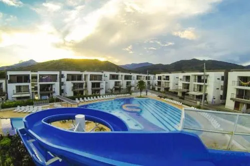 Apartamento vista piscina principal - Image 1