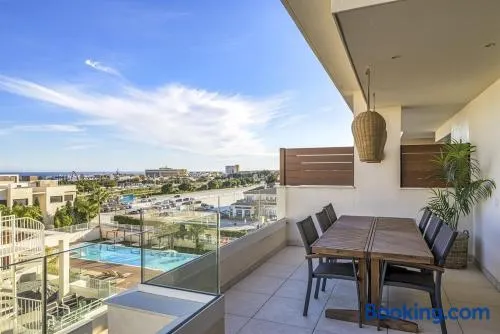 Panoramic views & walk to beach! - Image 1