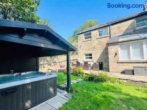 Characterful Buxton Home - Hot Tub & Pet Friendly - Image 1