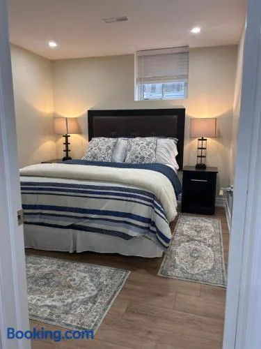 Private 2bedroom Unit, Free Parking, Free from Smoke & Pet, Self-Check IN - Image 1