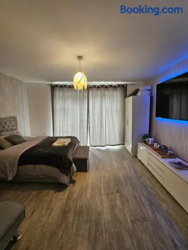 Bright spacious room in Manningtree - Image 1