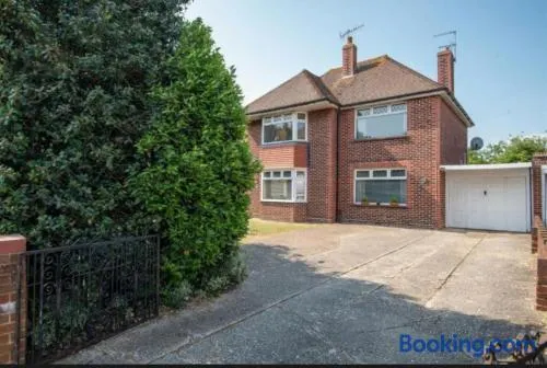 3-Bedroom Home Pet Friendly - Image 1