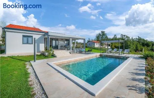 Two-Bedroom Holiday Home In Barban - Image 1