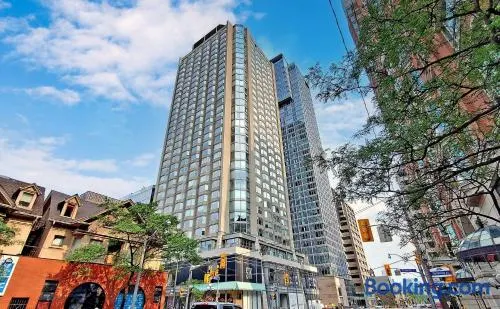 University of Toronto UTSG Suites - Image 1