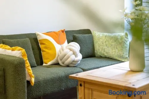 Cozy Urban 2BR with courtyard - Image 1