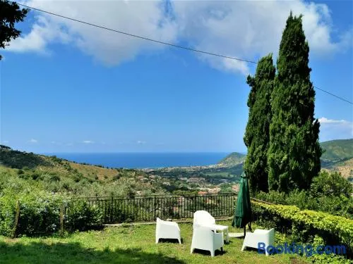 Elegante villa panoramica con giardino e idromassaggio a 10 minuti dal mare - Image 1