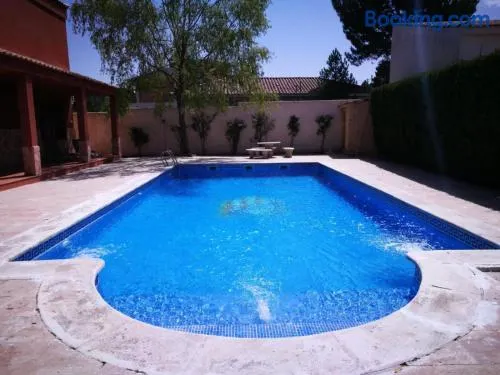 Grande villa entièrement équipée avec piscine, barbecue et jacuzzi | Idéale pour le télétravail - Image 1