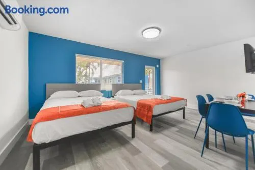 Fantastic Studio at the Beach with Parking&Pool - M43 - Image 1