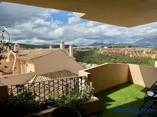Gorgeous 2 bed Duquesa apartment, 2 pools, easy parking and 2 large balconies, 1 with stunning views - Image 1