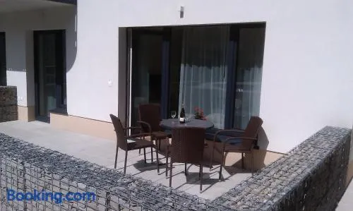 Sunny, fully furnished Studio type with terrace - Image 1