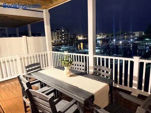 WYJEK Stays - Riverside Haven - Image 1