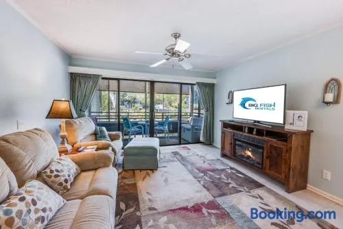 Beautifully Decorated Unit at Ocean Creek with Pools - Image 1