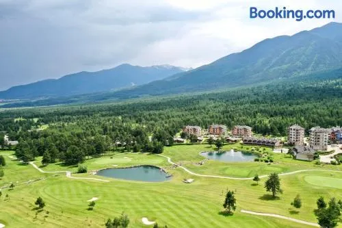 Spacious penthouse chalet apartment in Pirin Golf and Country Club - Image 1