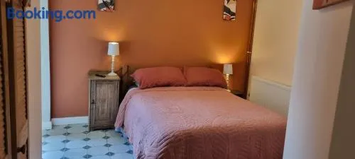Relaxed rural apartment 15 min from coastal walks - Image 1
