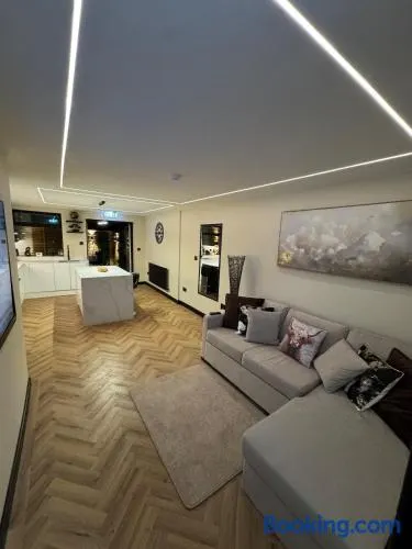 Luxury 3 Bed Boutique Home with 3 Ensuite Bedrooms - Image 1