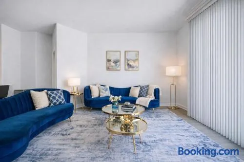 Venice Marina Pool and Spa Luxury Condo - Image 1