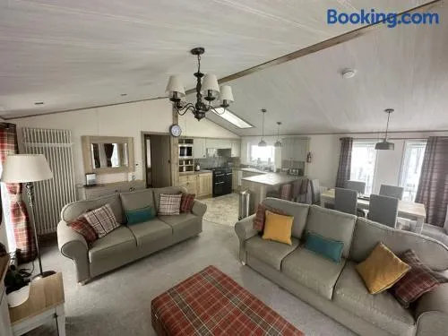 Luxury 6-8 Berth Lodge - Image 1