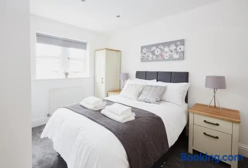 Listers Lodge - Image 1