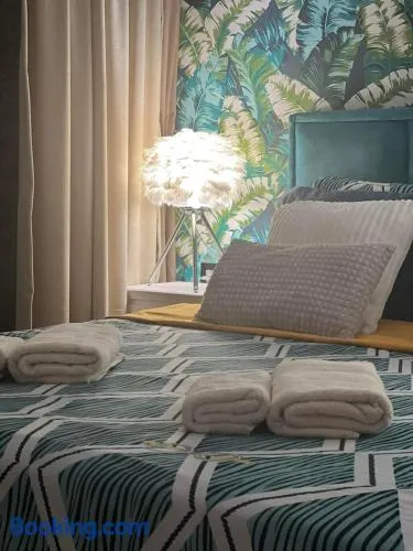 Apartman Milos, privatan parking - Image 1