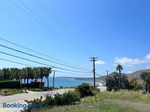 30 PCT OFF! Malibu Villa, Ocean View, Beach, Hiking - Image 1