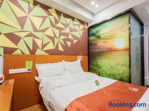 Jinpeng Express Hotel - Image 1